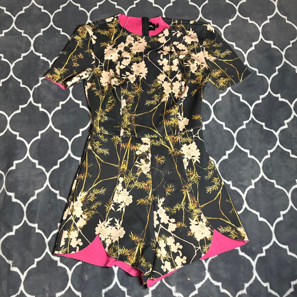 ASOS Floral Bamboo Print Scalloped Hem Romper Pink Black Short Sleeve Size 4